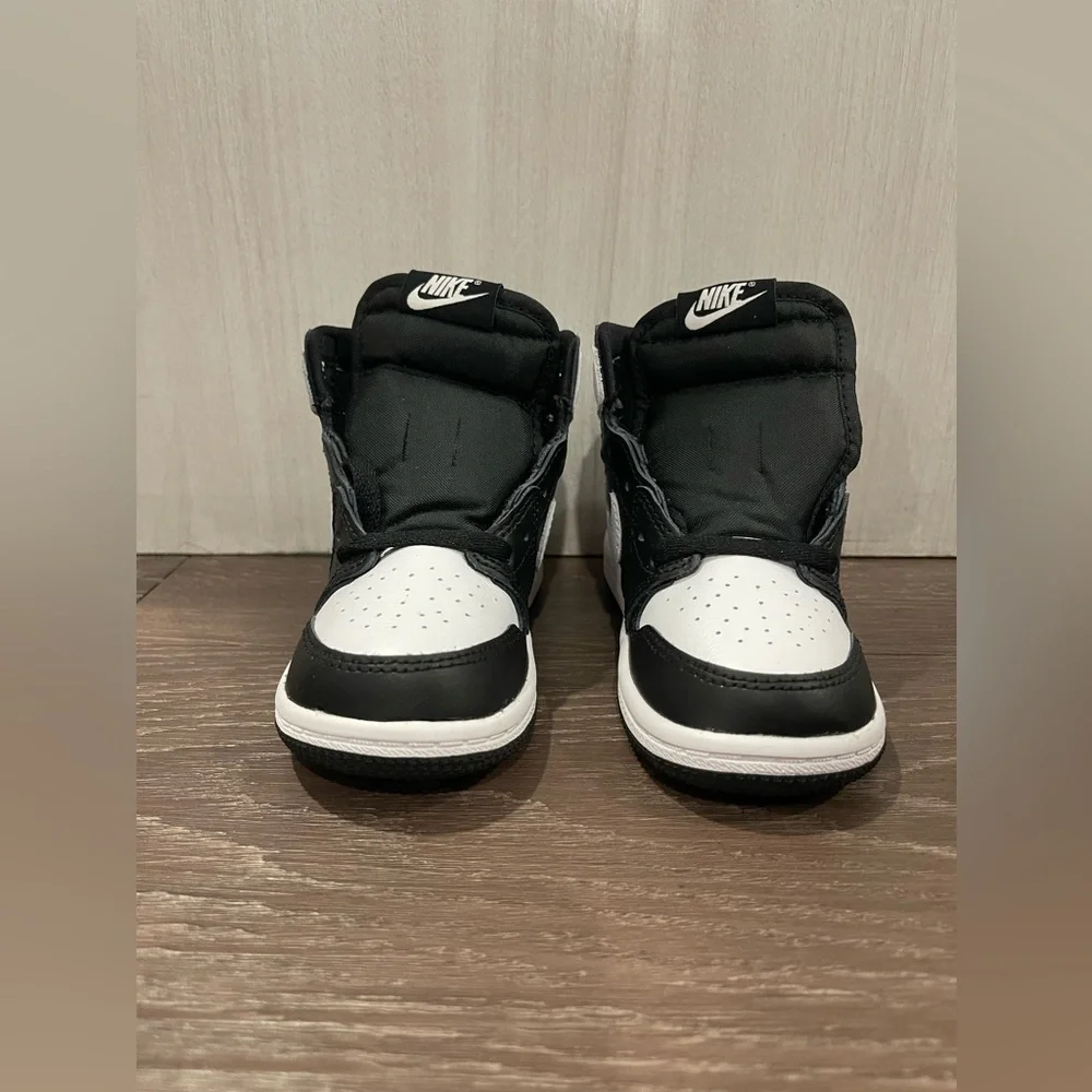 Jordan 1 Retro High OG Black White (TD) - Picture 7 of 9
